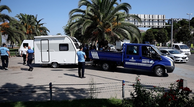 Maltepe Sahilinde Park Halindeki Karavanlar Kaldırıldı