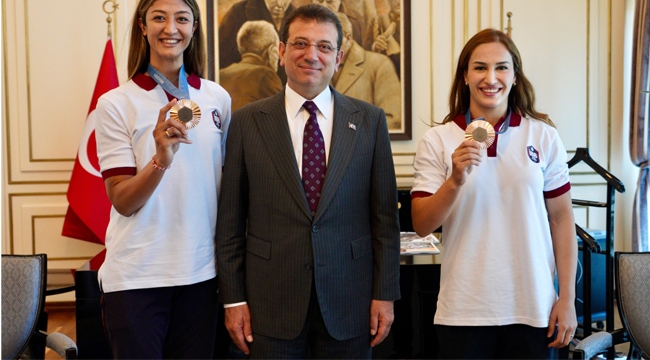 İmamoğlu, İBB Spor Kulübü'nün Olimpiyat Madalyalı Kadın Sporcularını Tebrik Etti