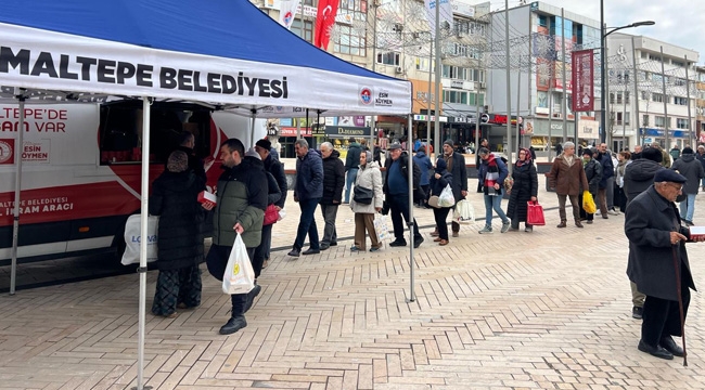 Maltepe Belediyesi Kandil Simidi Dağıttı